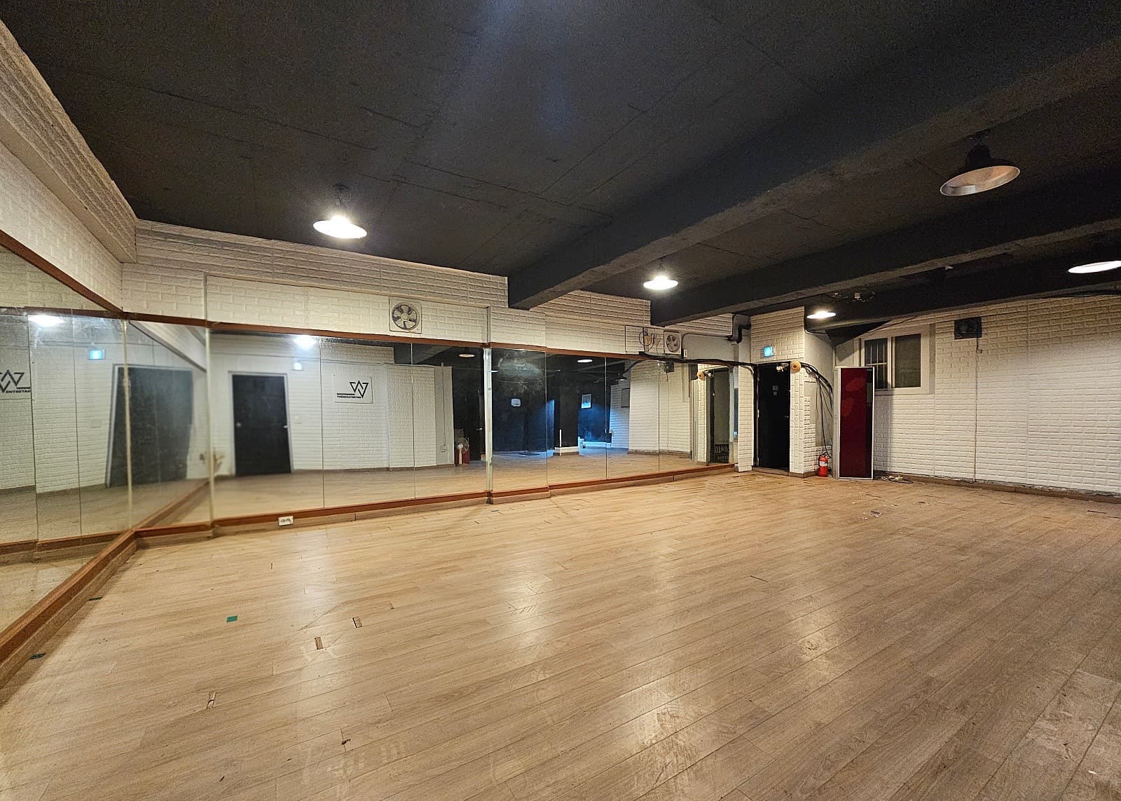 역삼 창업가 대로변 지하 1층 35평 무권리 임대, 아카데미 자리 사진 4